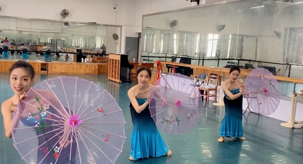 d4888f10d6064eec95caee33d16ba017.jpg d4888f10d6064eec95caee33d16ba017.jpg