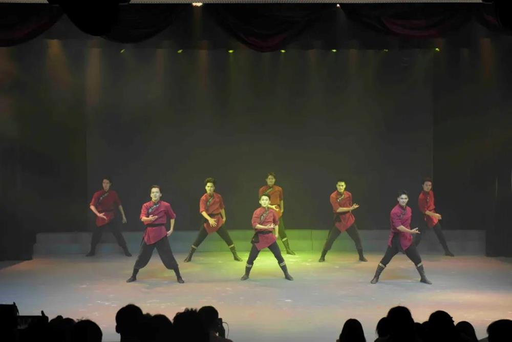 e8d804077e1c4bf5aa37a7142750e05f.jpg e8d804077e1c4bf5aa37a7142750e05f.jpg