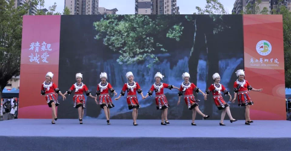 55d1ea1be7ef41288a806be6f9cc715d.png 55d1ea1be7ef41288a806be6f9cc715d.png