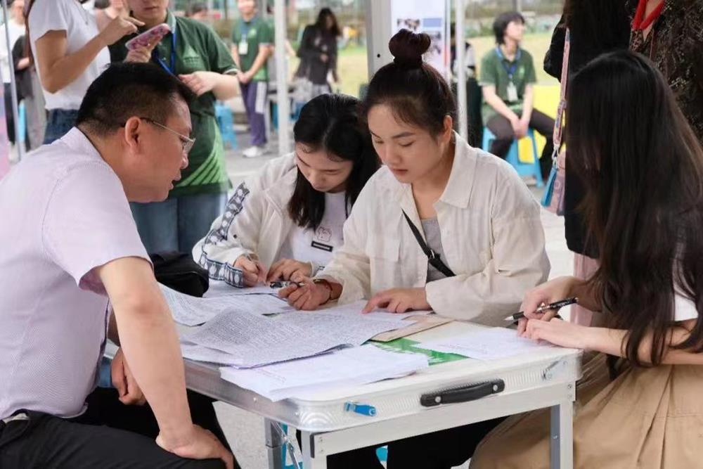 ddbe5b6ec3b74eee804fc19709efce7f.jpg ddbe5b6ec3b74eee804fc19709efce7f.jpg